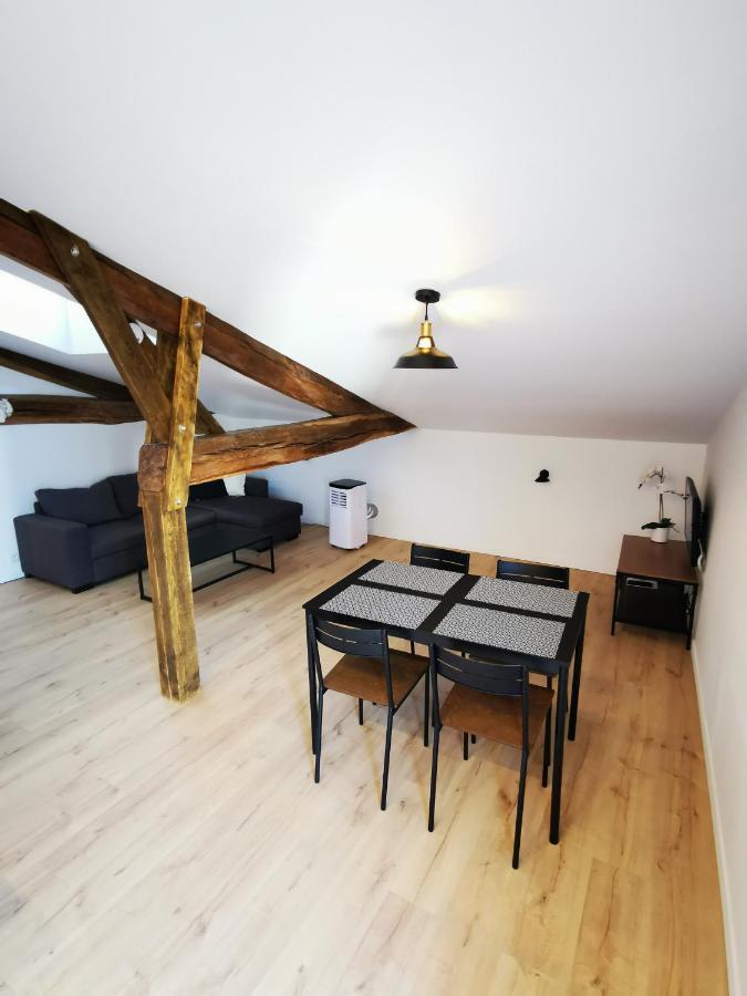 Appartement Neuf Climatise Sous Les Toits La Roche-Chalais Luaran gambar