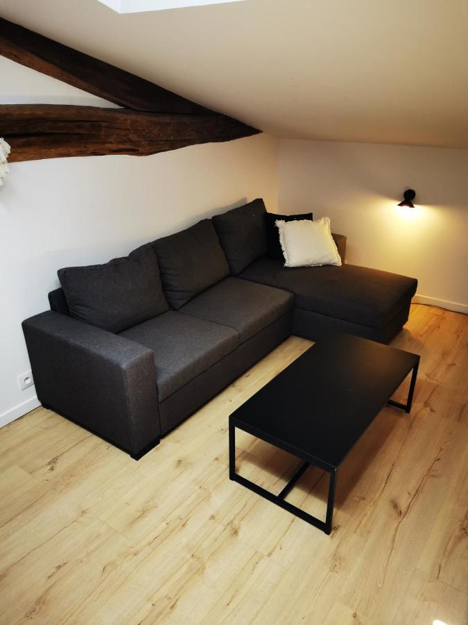 Appartement Neuf Climatise Sous Les Toits La Roche-Chalais Luaran gambar