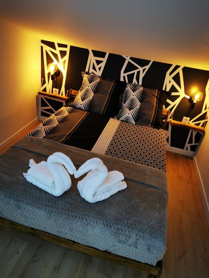 Appartement Neuf Climatise Sous Les Toits La Roche-Chalais Luaran gambar